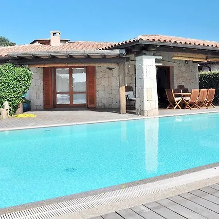 Casa vacanze Salina Bamba Sleeps 8 Pool Air Con Capo Coda Cavallo